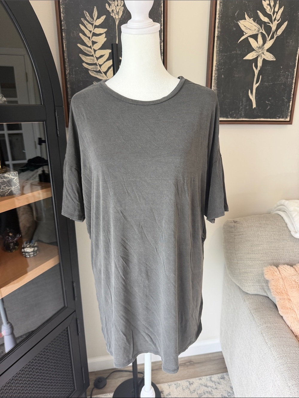 Women's Relaxed Short Sleeve Tee - Charcoal Gray